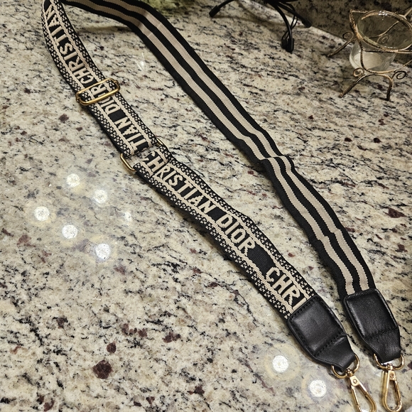 Black and White Shoulder Bag Saddle Bag - Picture 7 of 7